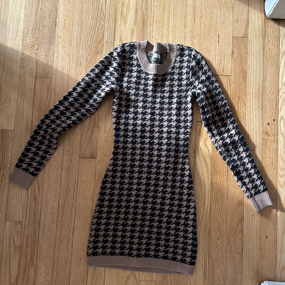 Hollister houndstooth sweater dress